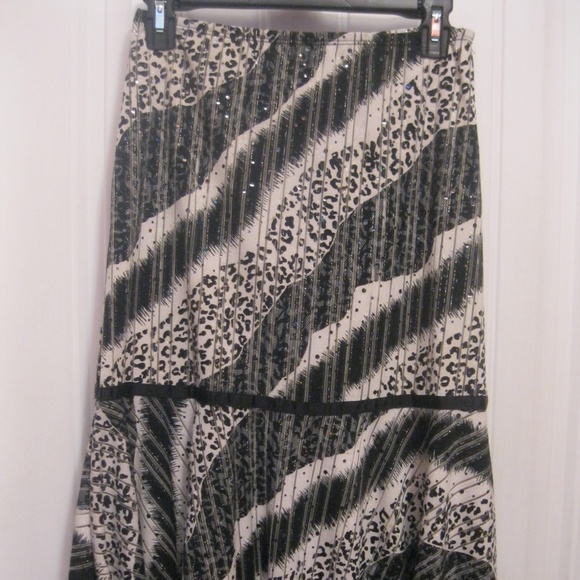 4/20 🌹 Vintage Skirt Black White Glitter Shimmery - Picture 1 of 6